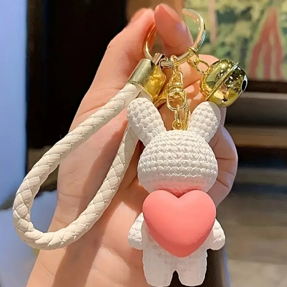 Bear keychain 🩷 (resin made)